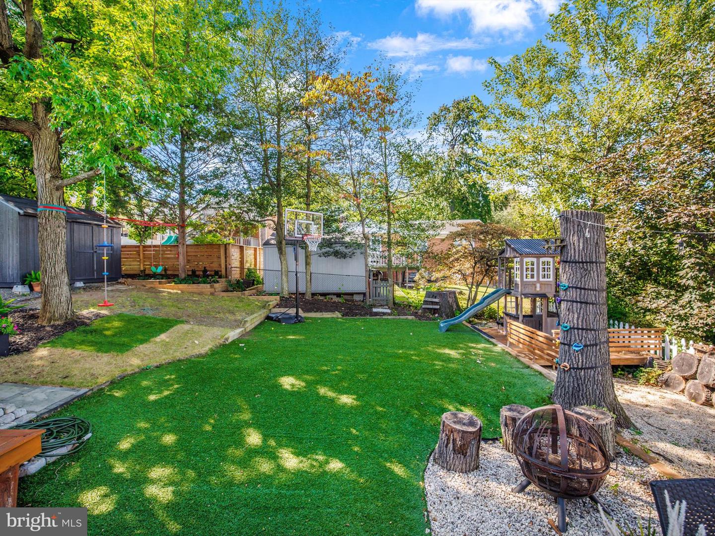 2040 N WOODSTOCK ST, ARLINGTON, Virginia 22207, 5 Bedrooms Bedrooms, ,2 BathroomsBathrooms,Residential,For sale,2040 N WOODSTOCK ST,VAAR2064034 MLS # VAAR2064034