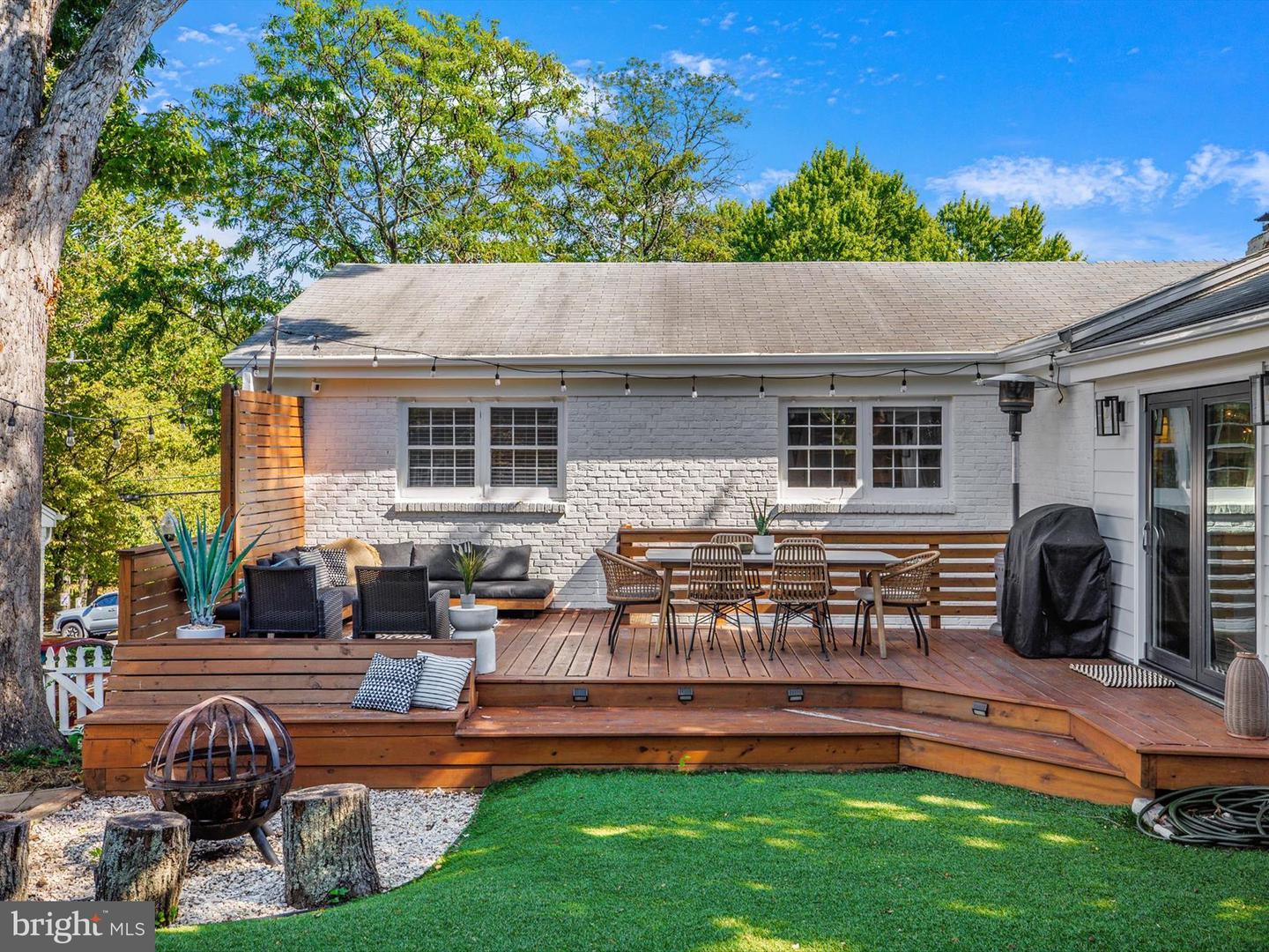 2040 N WOODSTOCK ST, ARLINGTON, Virginia 22207, 5 Bedrooms Bedrooms, ,2 BathroomsBathrooms,Residential,For sale,2040 N WOODSTOCK ST,VAAR2064034 MLS # VAAR2064034
