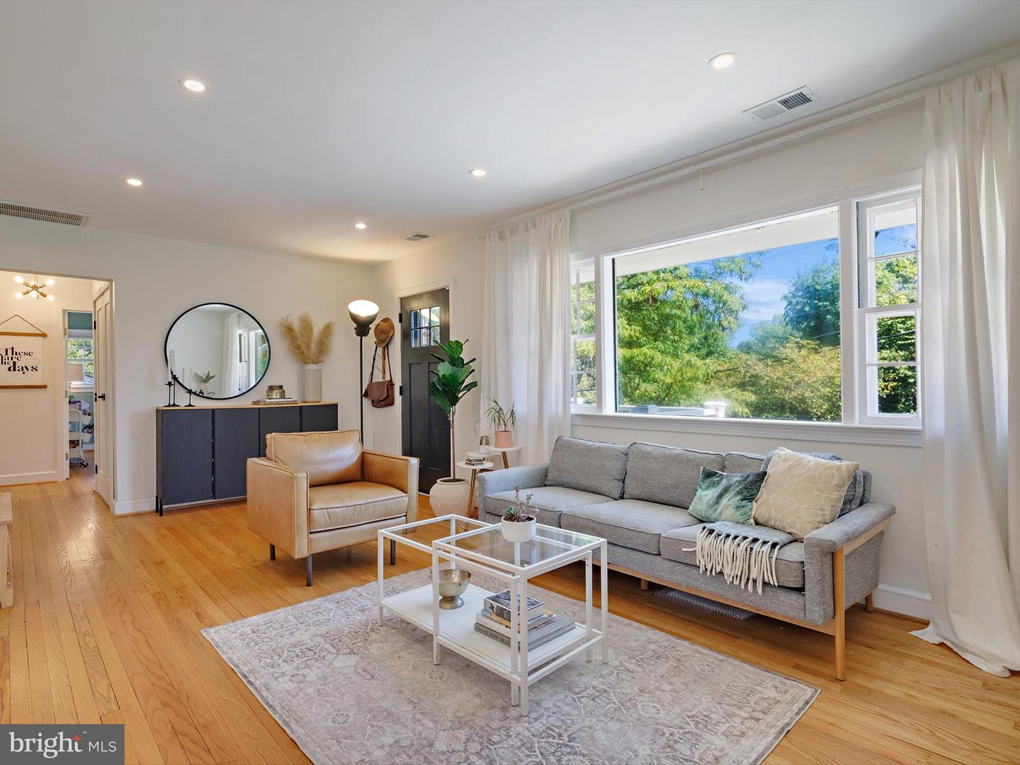 2040 N WOODSTOCK ST, ARLINGTON, Virginia 22207, 5 Bedrooms Bedrooms, ,2 BathroomsBathrooms,Residential,For sale,2040 N WOODSTOCK ST,VAAR2064034 MLS # VAAR2064034