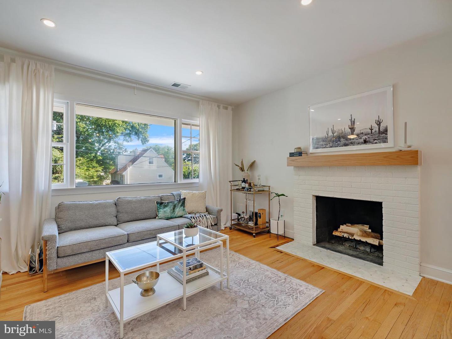 2040 N WOODSTOCK ST, ARLINGTON, Virginia 22207, 5 Bedrooms Bedrooms, ,2 BathroomsBathrooms,Residential,For sale,2040 N WOODSTOCK ST,VAAR2064034 MLS # VAAR2064034