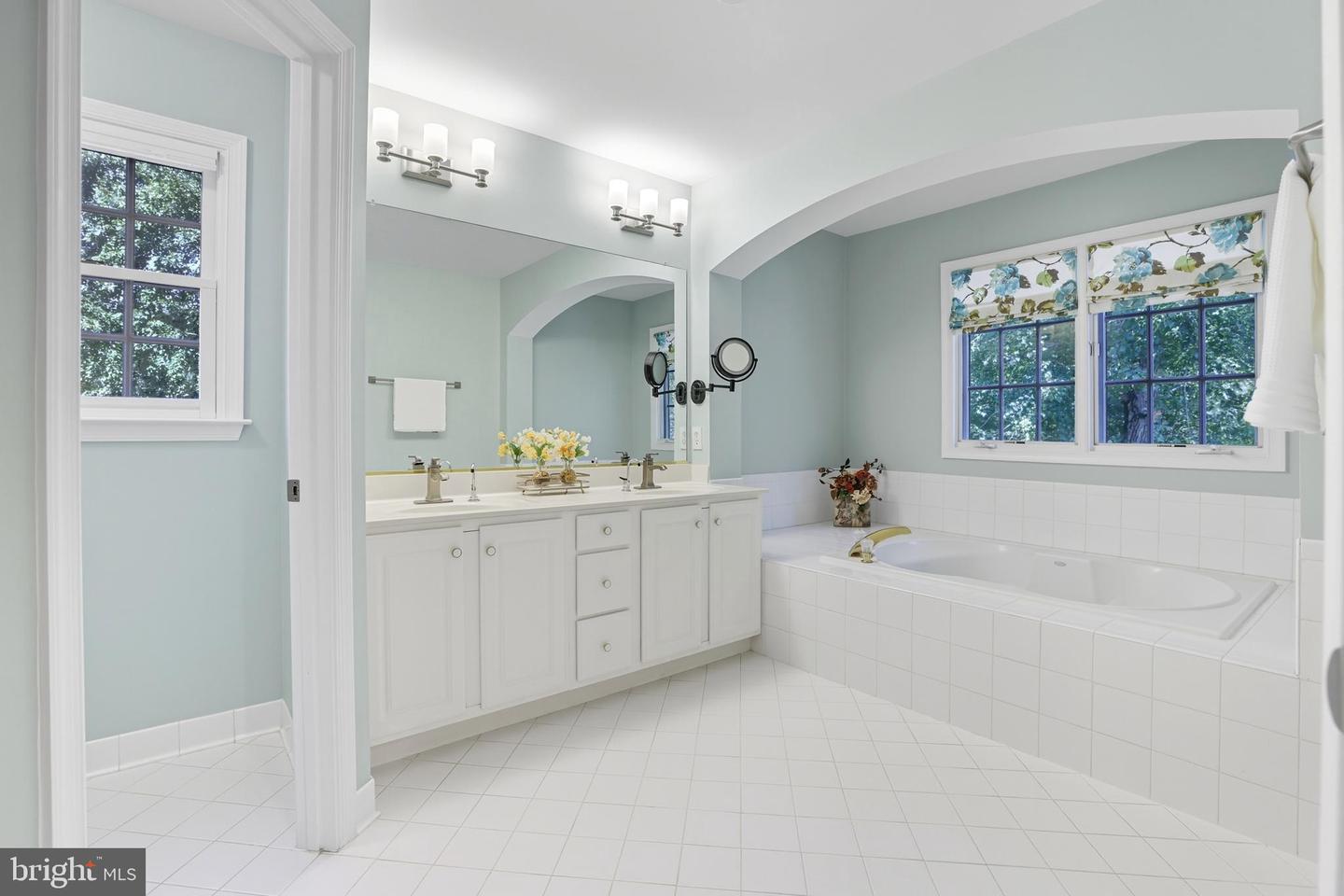 4769 SUN ORCHARD DR, CHANTILLY, Virginia 20151, 6 Bedrooms Bedrooms, ,4 BathroomsBathrooms,Residential,For sale,4769 SUN ORCHARD DR,VAFX2268554 MLS # VAFX2268554