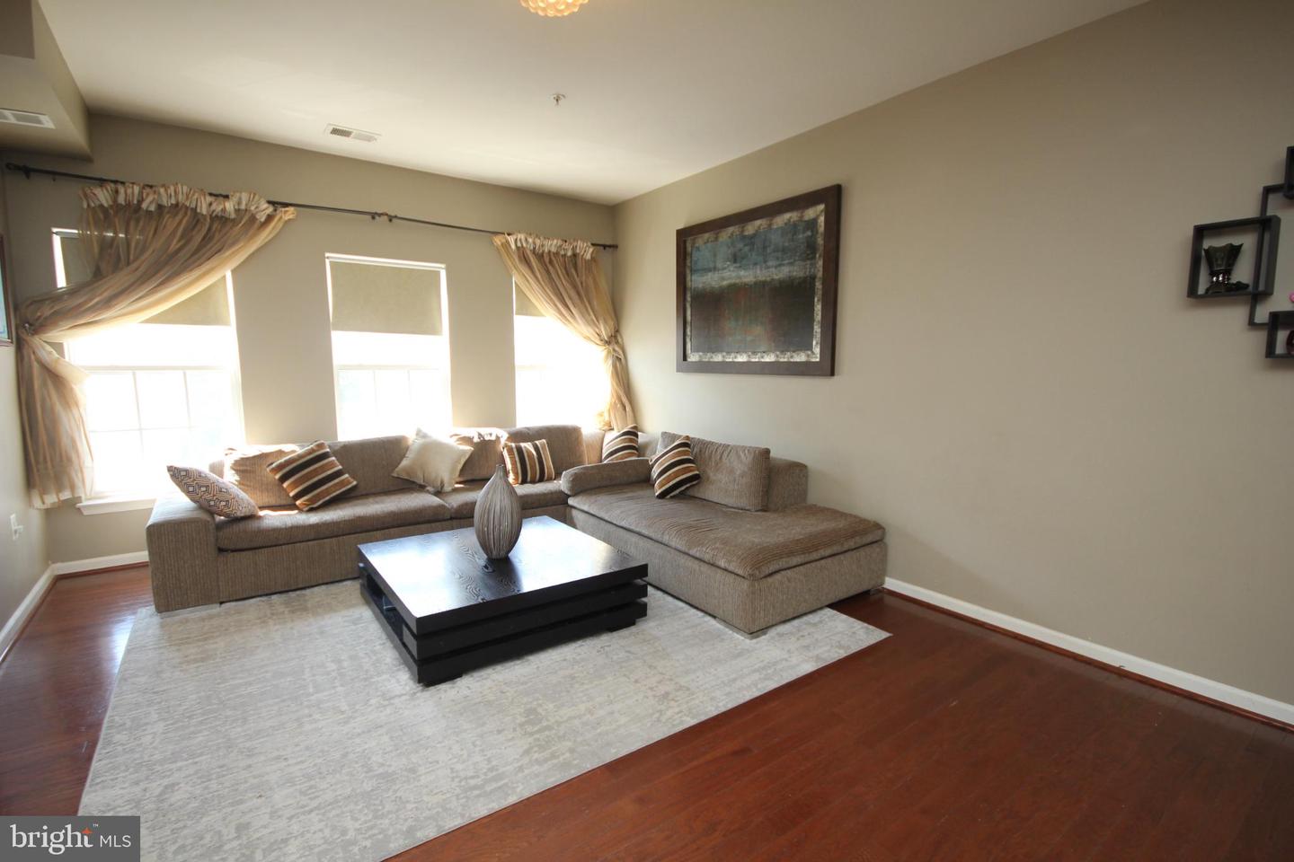 14211-B SAINT GERMAIN DR #26, CENTREVILLE, Virginia 20121, 3 Bedrooms Bedrooms, 11 Rooms Rooms,2 BathroomsBathrooms,Residential,For sale,14211-B SAINT GERMAIN DR #26,VAFX2268570 MLS # VAFX2268570