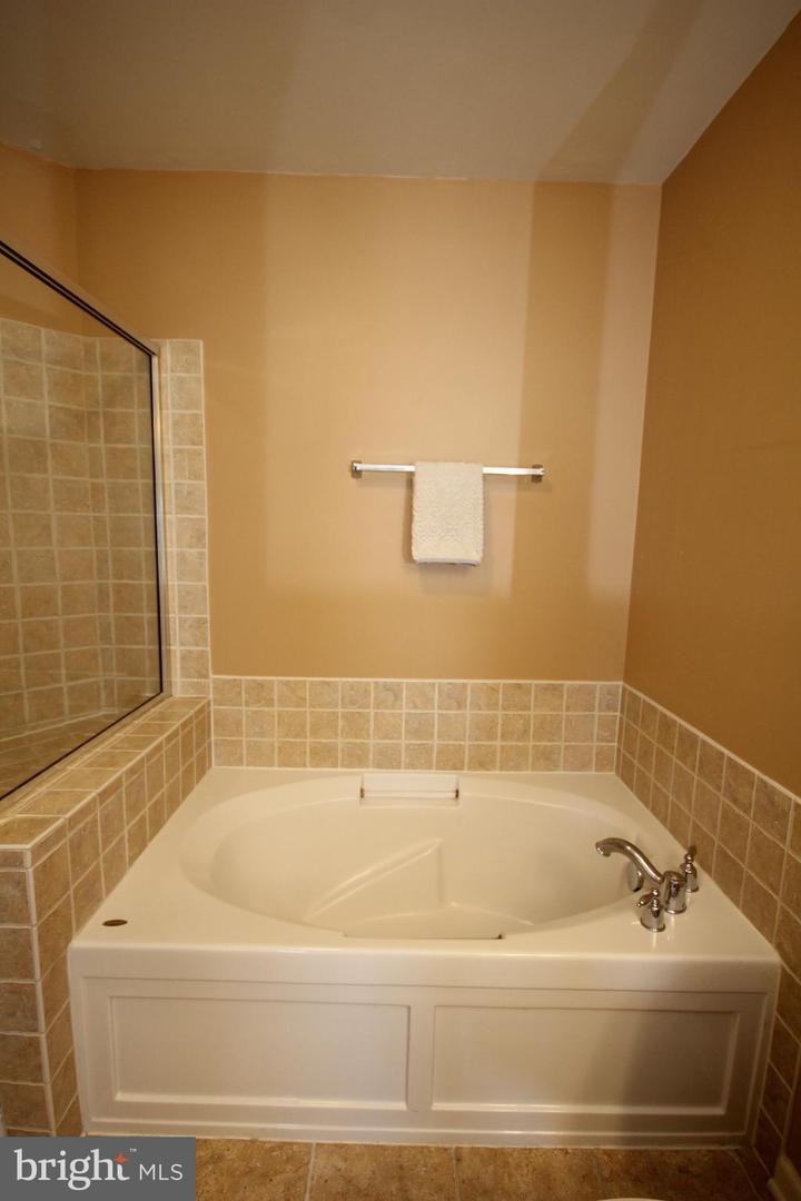 14211-B SAINT GERMAIN DR #26, CENTREVILLE, Virginia 20121, 3 Bedrooms Bedrooms, 11 Rooms Rooms,2 BathroomsBathrooms,Residential,For sale,14211-B SAINT GERMAIN DR #26,VAFX2268570 MLS # VAFX2268570