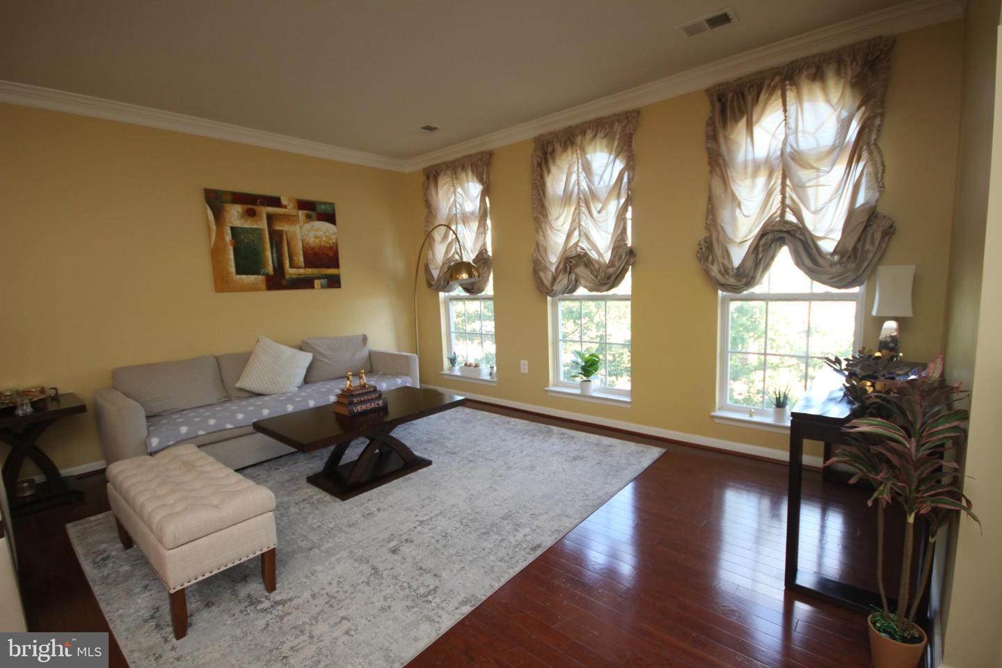 14211-B SAINT GERMAIN DR #26, CENTREVILLE, Virginia 20121, 3 Bedrooms Bedrooms, 11 Rooms Rooms,2 BathroomsBathrooms,Residential,For sale,14211-B SAINT GERMAIN DR #26,VAFX2268570 MLS # VAFX2268570