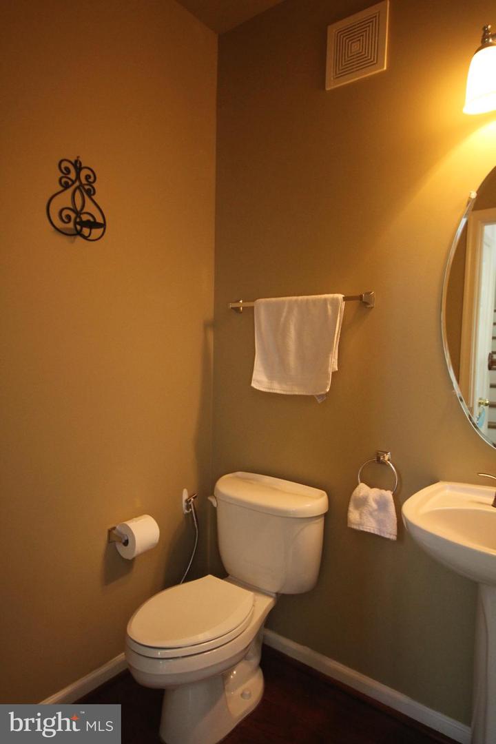 14211-B SAINT GERMAIN DR #26, CENTREVILLE, Virginia 20121, 3 Bedrooms Bedrooms, 11 Rooms Rooms,2 BathroomsBathrooms,Residential,For sale,14211-B SAINT GERMAIN DR #26,VAFX2268570 MLS # VAFX2268570