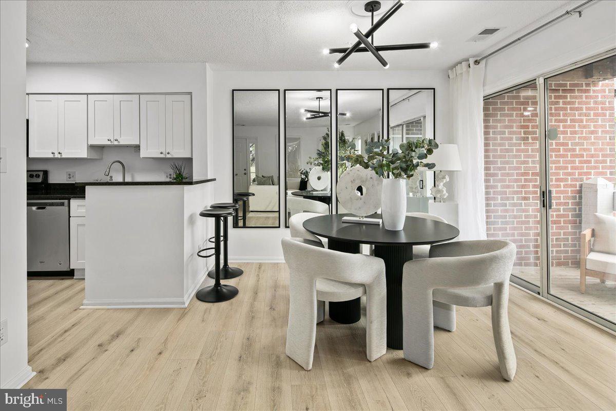 3150-L COVEWOOD CT #L, FALLS CHURCH, Virginia 22042, 1 Bedroom Bedrooms, ,1 BathroomBathrooms,Residential,For sale,3150-L COVEWOOD CT #L,VAFX2268590 MLS # VAFX2268590