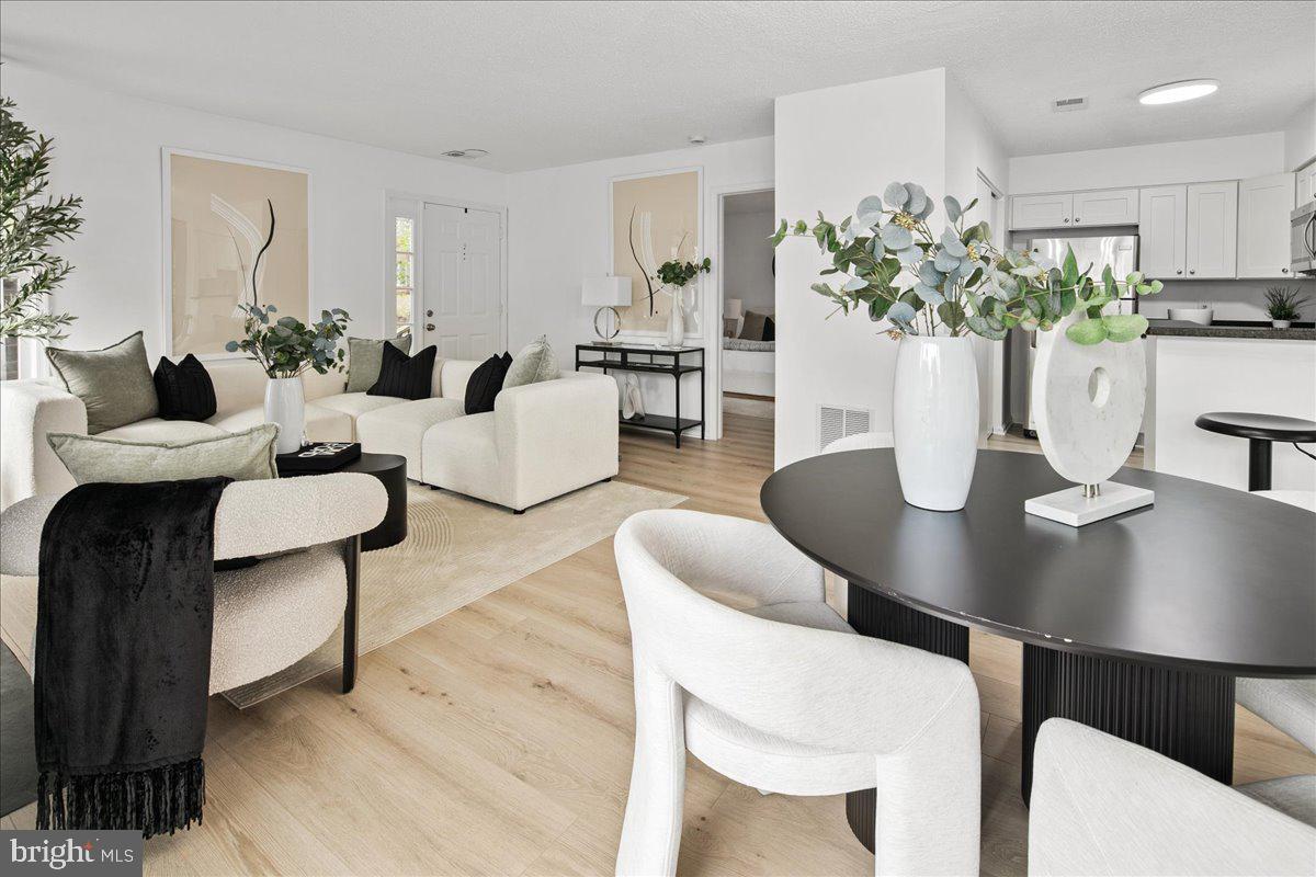3150-L COVEWOOD CT #L, FALLS CHURCH, Virginia 22042, 1 Bedroom Bedrooms, ,1 BathroomBathrooms,Residential,For sale,3150-L COVEWOOD CT #L,VAFX2268590 MLS # VAFX2268590