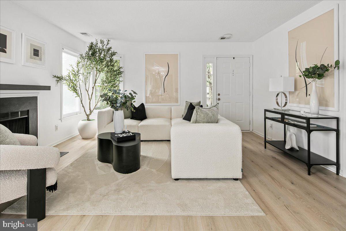 3150-L COVEWOOD CT #L, FALLS CHURCH, Virginia 22042, 1 Bedroom Bedrooms, ,1 BathroomBathrooms,Residential,For sale,3150-L COVEWOOD CT #L,VAFX2268590 MLS # VAFX2268590