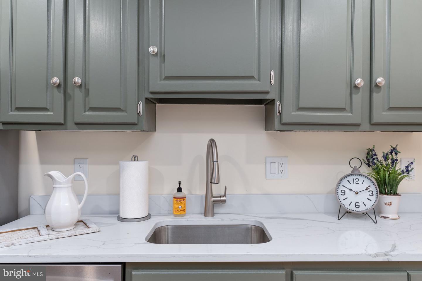 10425 CARRIAGEPARK CT, FAIRFAX, Virginia 22032, 4 Bedrooms Bedrooms, ,2 BathroomsBathrooms,Residential,For sale,10425 CARRIAGEPARK CT,VAFX2268604 MLS # VAFX2268604