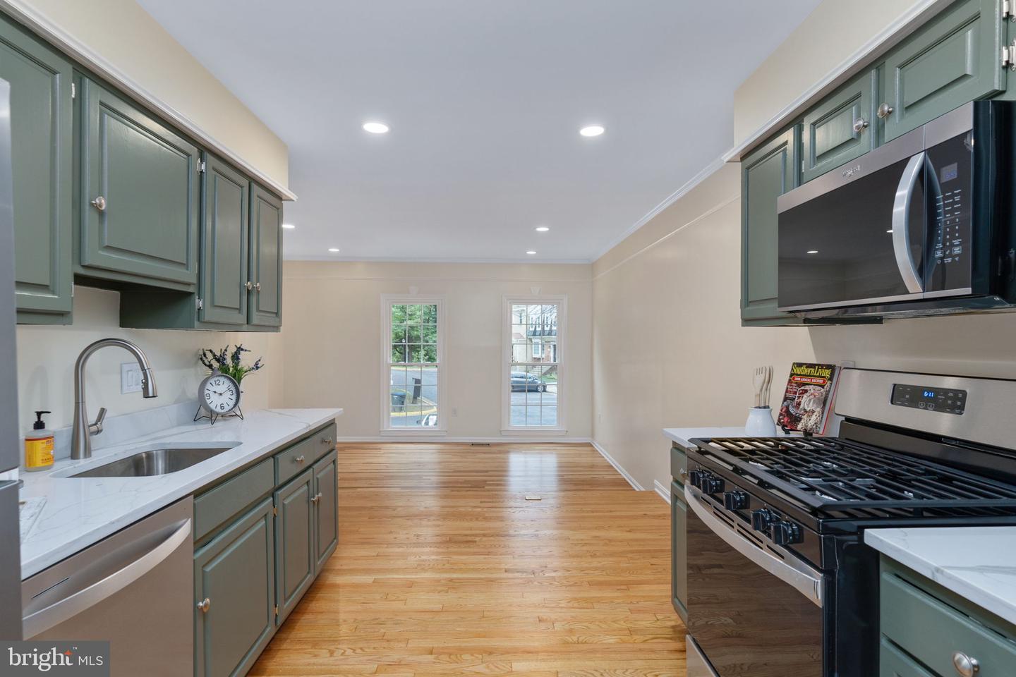 10425 CARRIAGEPARK CT, FAIRFAX, Virginia 22032, 4 Bedrooms Bedrooms, ,2 BathroomsBathrooms,Residential,For sale,10425 CARRIAGEPARK CT,VAFX2268604 MLS # VAFX2268604