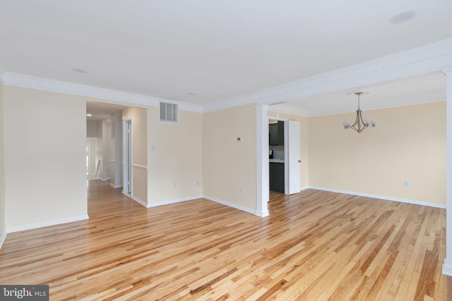 10425 CARRIAGEPARK CT, FAIRFAX, Virginia 22032, 4 Bedrooms Bedrooms, ,2 BathroomsBathrooms,Residential,For sale,10425 CARRIAGEPARK CT,VAFX2268604 MLS # VAFX2268604