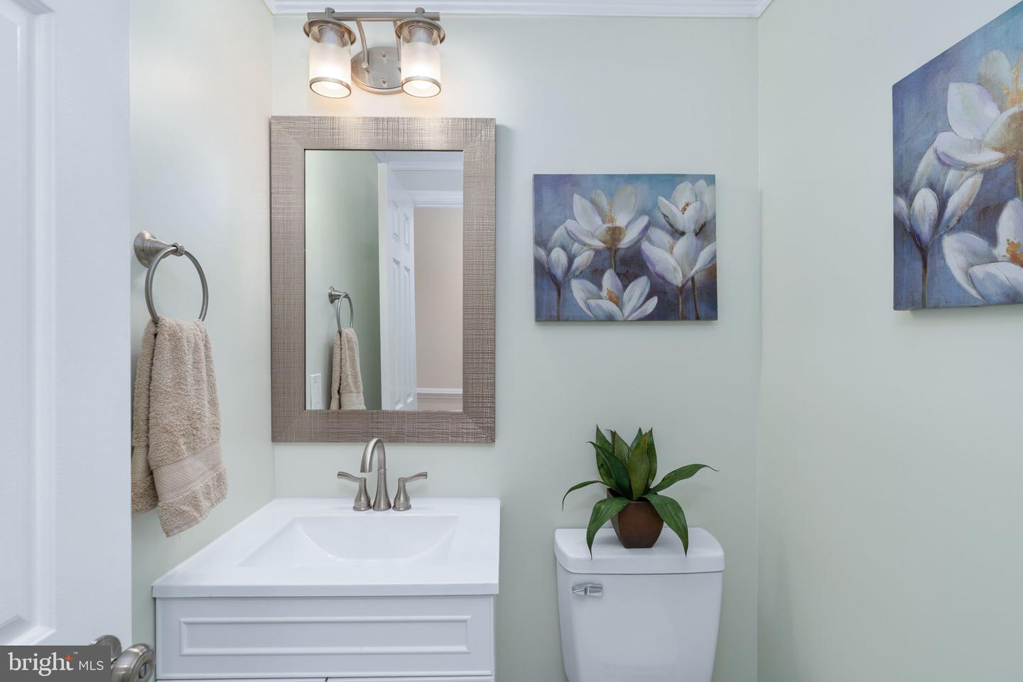 10425 CARRIAGEPARK CT, FAIRFAX, Virginia 22032, 4 Bedrooms Bedrooms, ,2 BathroomsBathrooms,Residential,For sale,10425 CARRIAGEPARK CT,VAFX2268604 MLS # VAFX2268604