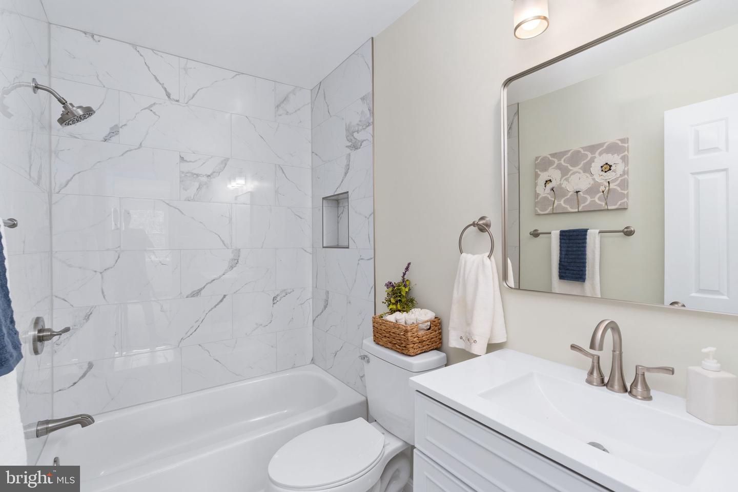 10425 CARRIAGEPARK CT, FAIRFAX, Virginia 22032, 4 Bedrooms Bedrooms, ,2 BathroomsBathrooms,Residential,For sale,10425 CARRIAGEPARK CT,VAFX2268604 MLS # VAFX2268604