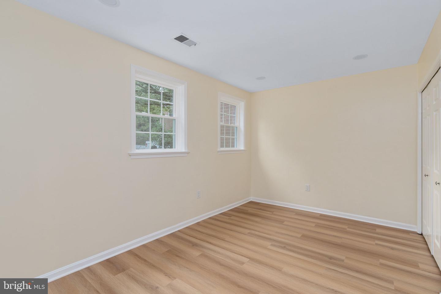 10425 CARRIAGEPARK CT, FAIRFAX, Virginia 22032, 4 Bedrooms Bedrooms, ,2 BathroomsBathrooms,Residential,For sale,10425 CARRIAGEPARK CT,VAFX2268604 MLS # VAFX2268604