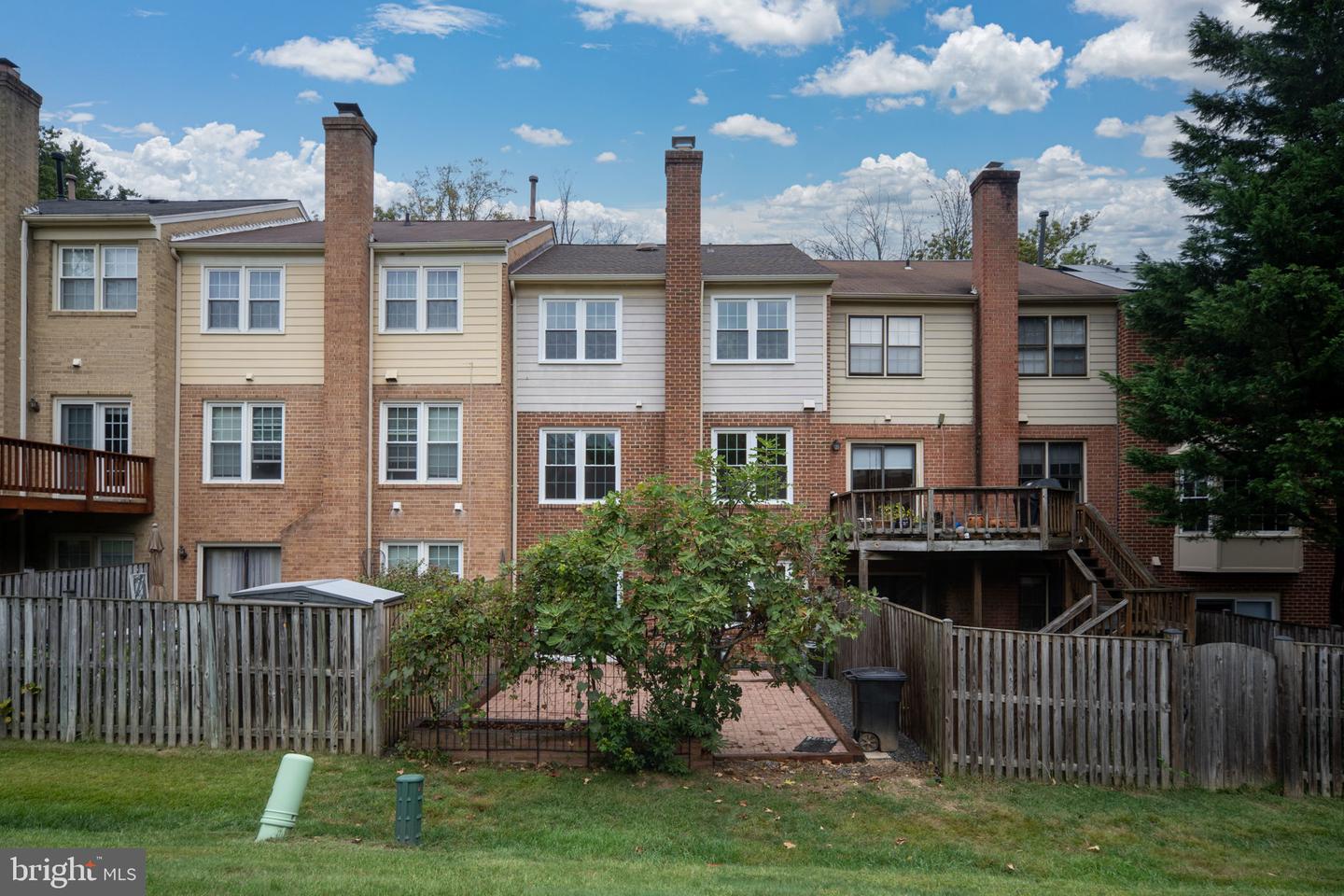 10425 CARRIAGEPARK CT, FAIRFAX, Virginia 22032, 4 Bedrooms Bedrooms, ,2 BathroomsBathrooms,Residential,For sale,10425 CARRIAGEPARK CT,VAFX2268604 MLS # VAFX2268604