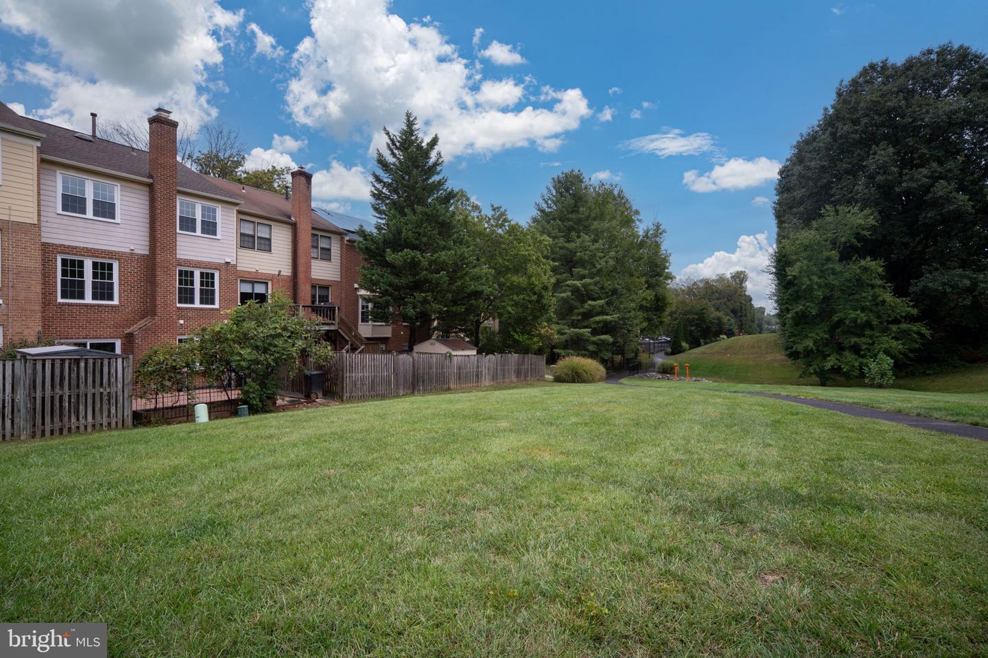 10425 CARRIAGEPARK CT, FAIRFAX, Virginia 22032, 4 Bedrooms Bedrooms, ,2 BathroomsBathrooms,Residential,For sale,10425 CARRIAGEPARK CT,VAFX2268604 MLS # VAFX2268604