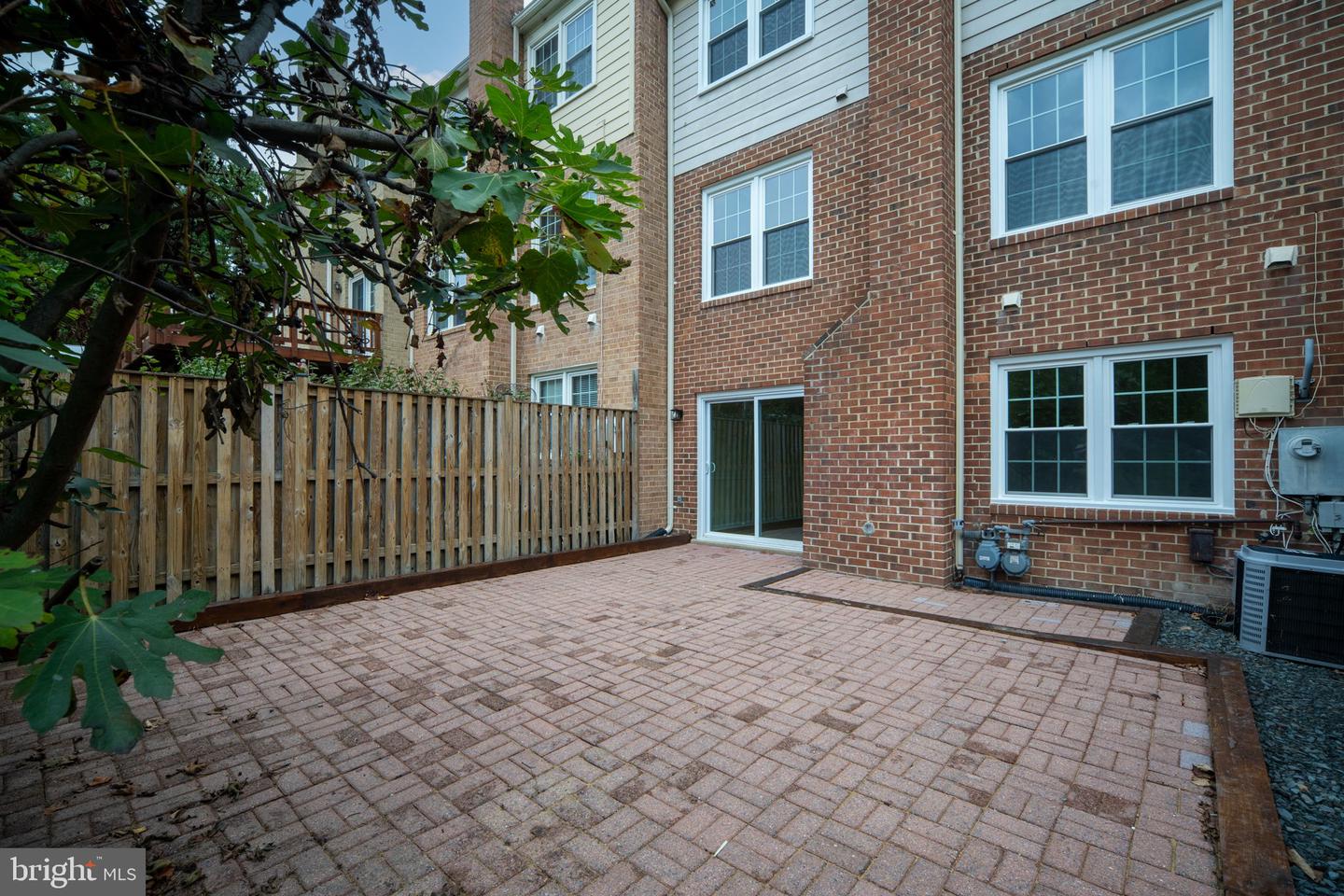 10425 CARRIAGEPARK CT, FAIRFAX, Virginia 22032, 4 Bedrooms Bedrooms, ,2 BathroomsBathrooms,Residential,For sale,10425 CARRIAGEPARK CT,VAFX2268604 MLS # VAFX2268604