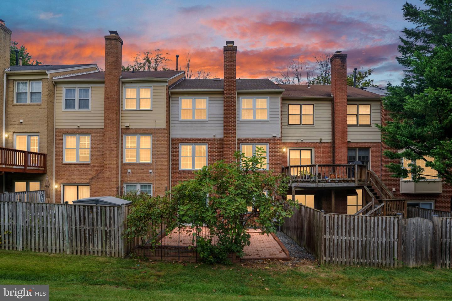 10425 CARRIAGEPARK CT, FAIRFAX, Virginia 22032, 4 Bedrooms Bedrooms, ,2 BathroomsBathrooms,Residential,For sale,10425 CARRIAGEPARK CT,VAFX2268604 MLS # VAFX2268604