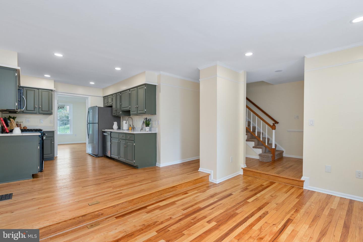 10425 CARRIAGEPARK CT, FAIRFAX, Virginia 22032, 4 Bedrooms Bedrooms, ,2 BathroomsBathrooms,Residential,For sale,10425 CARRIAGEPARK CT,VAFX2268604 MLS # VAFX2268604