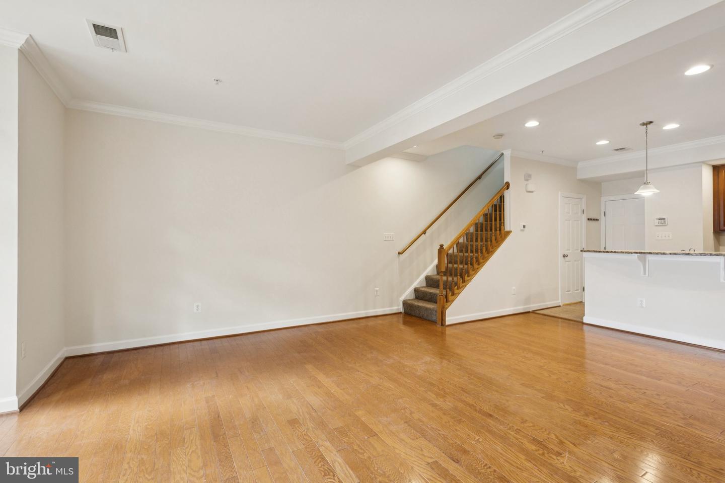 2576 EASTBOURNE DR, WOODBRIDGE, Virginia 22191, 2 Bedrooms Bedrooms, ,2 BathroomsBathrooms,Residential,For sale,2576 EASTBOURNE DR,VAPW2104568 MLS # VAPW2104568