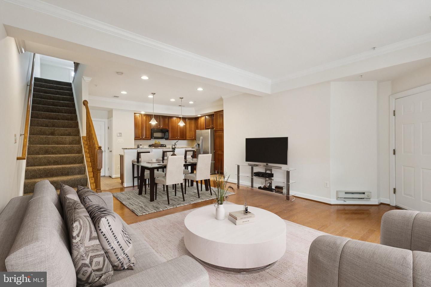 2576 EASTBOURNE DR, WOODBRIDGE, Virginia 22191, 2 Bedrooms Bedrooms, ,2 BathroomsBathrooms,Residential,For sale,2576 EASTBOURNE DR,VAPW2104568 MLS # VAPW2104568