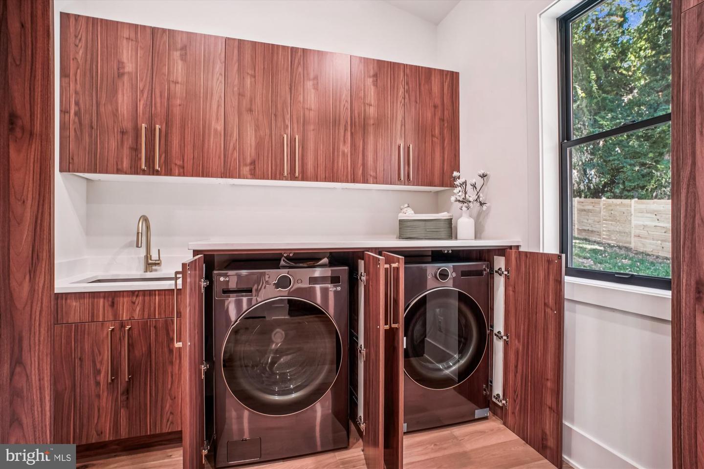 3126 HEADROW CIR, FALLS CHURCH, Virginia 22042, 5 Bedrooms Bedrooms, ,4 BathroomsBathrooms,Residential,For sale,3126 HEADROW CIR,VAFX2268594 MLS # VAFX2268594