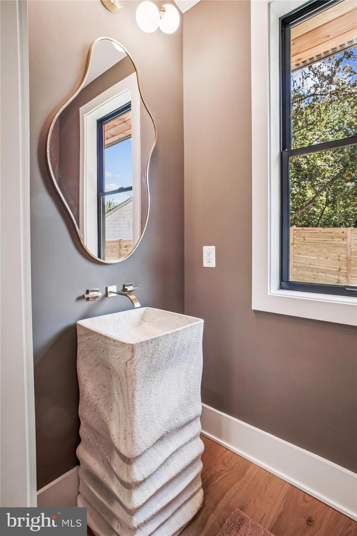 3126 HEADROW CIR, FALLS CHURCH, Virginia 22042, 5 Bedrooms Bedrooms, ,4 BathroomsBathrooms,Residential,For sale,3126 HEADROW CIR,VAFX2268594 MLS # VAFX2268594