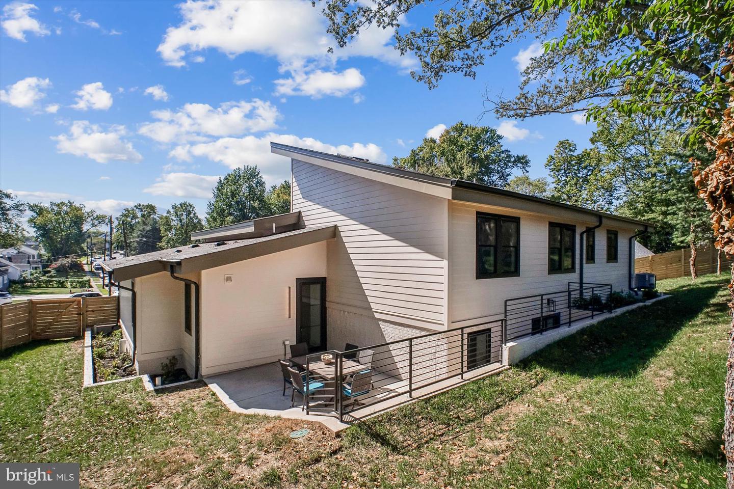 3126 HEADROW CIR, FALLS CHURCH, Virginia 22042, 5 Bedrooms Bedrooms, ,4 BathroomsBathrooms,Residential,For sale,3126 HEADROW CIR,VAFX2268594 MLS # VAFX2268594