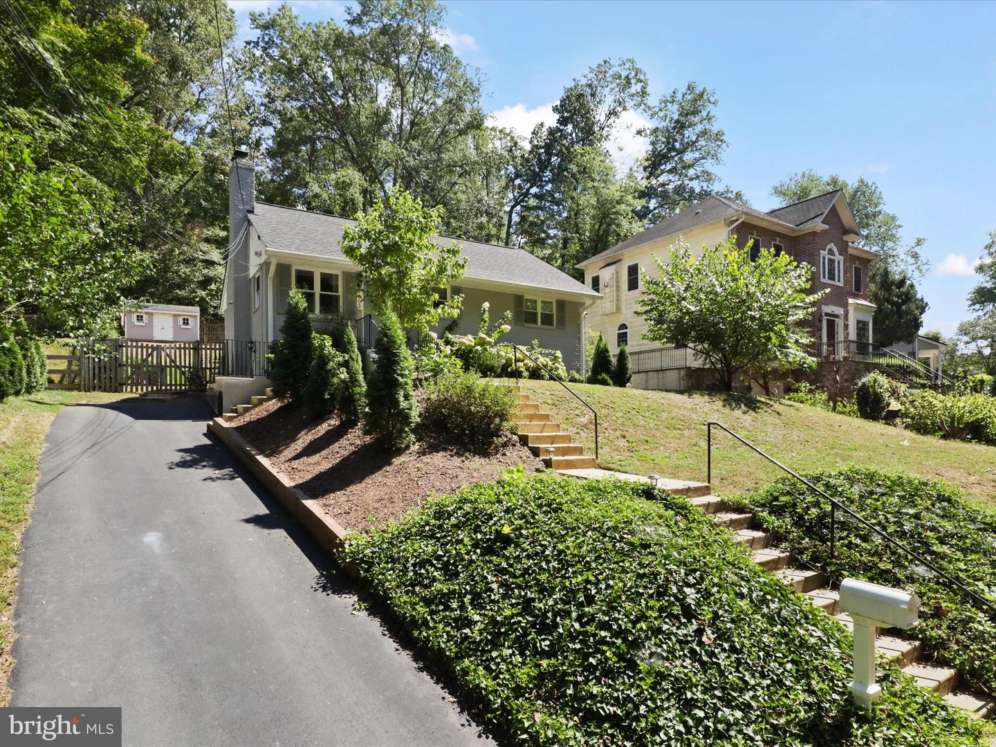7103 VALLEYCREST BLVD, ANNANDALE, Virginia 22003, 4 Bedrooms Bedrooms, ,2 BathroomsBathrooms,Residential,For sale,7103 VALLEYCREST BLVD,VAFX2268624 MLS # VAFX2268624