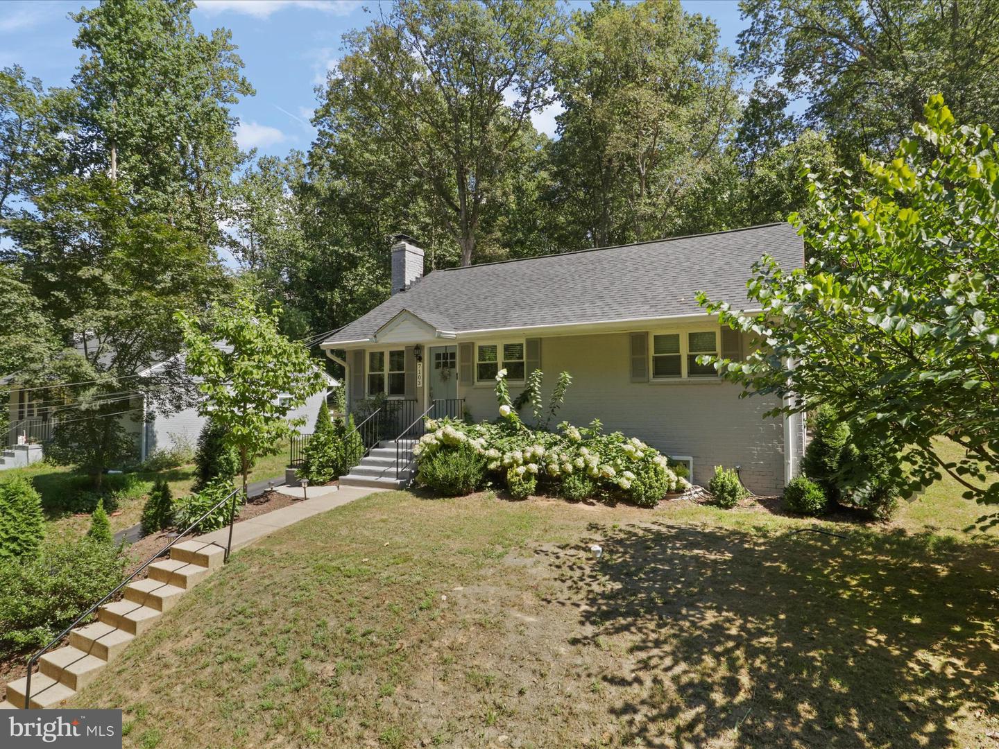 7103 VALLEYCREST BLVD, ANNANDALE, Virginia 22003, 4 Bedrooms Bedrooms, ,2 BathroomsBathrooms,Residential,For sale,7103 VALLEYCREST BLVD,VAFX2268624 MLS # VAFX2268624