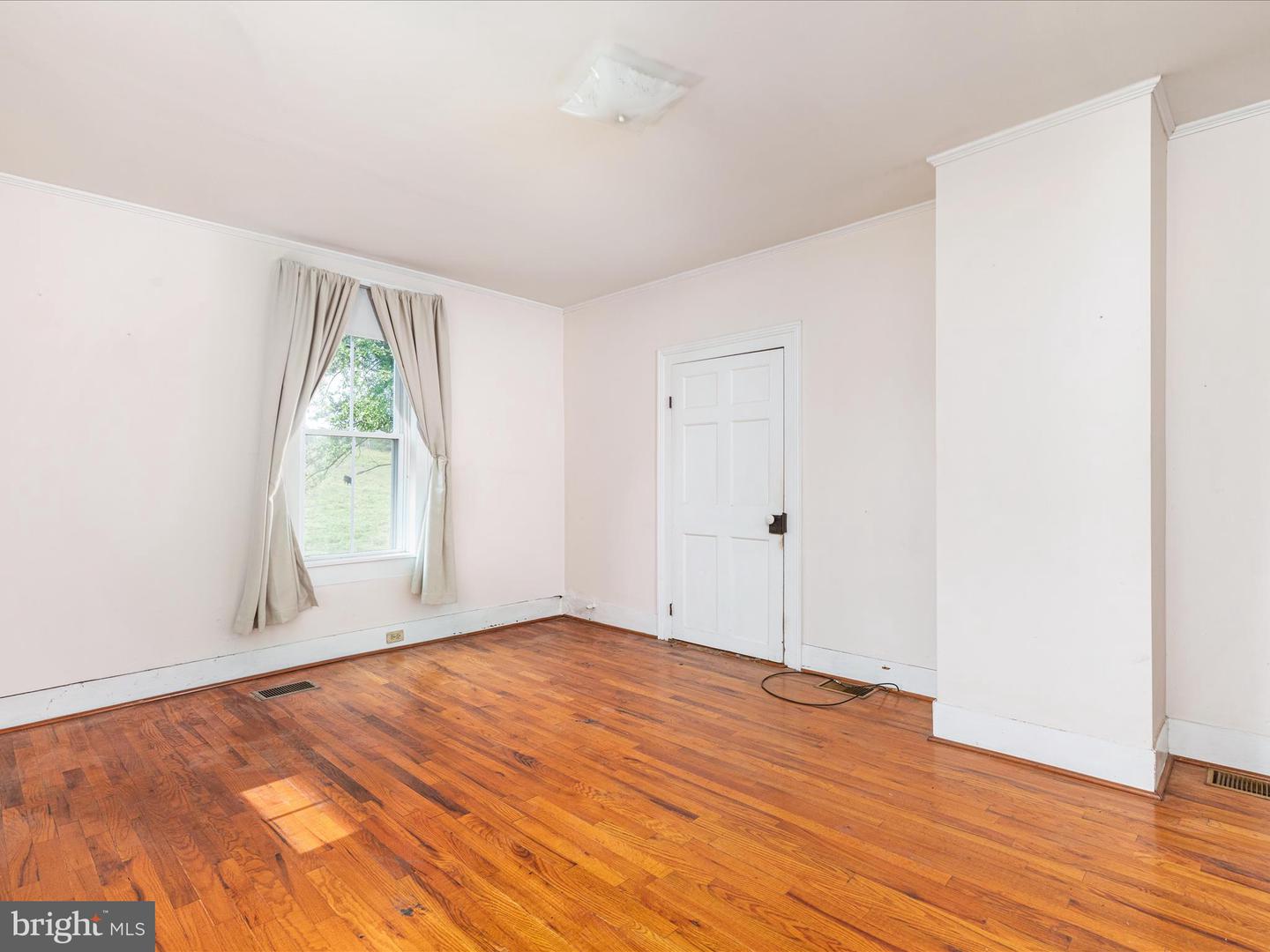 809 BROOK CREEK RD, TOMS BROOK, Virginia 22660, 3 Bedrooms Bedrooms, ,1 BathroomBathrooms,Residential,For sale,809 BROOK CREEK RD,VASH2012602 MLS # VASH2012602