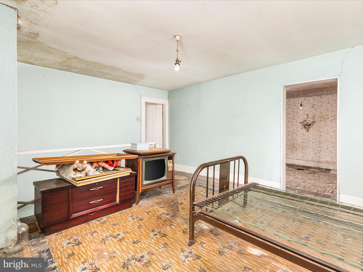 809 BROOK CREEK RD, TOMS BROOK, Virginia 22660, 3 Bedrooms Bedrooms, ,1 BathroomBathrooms,Residential,For sale,809 BROOK CREEK RD,VASH2012602 MLS # VASH2012602