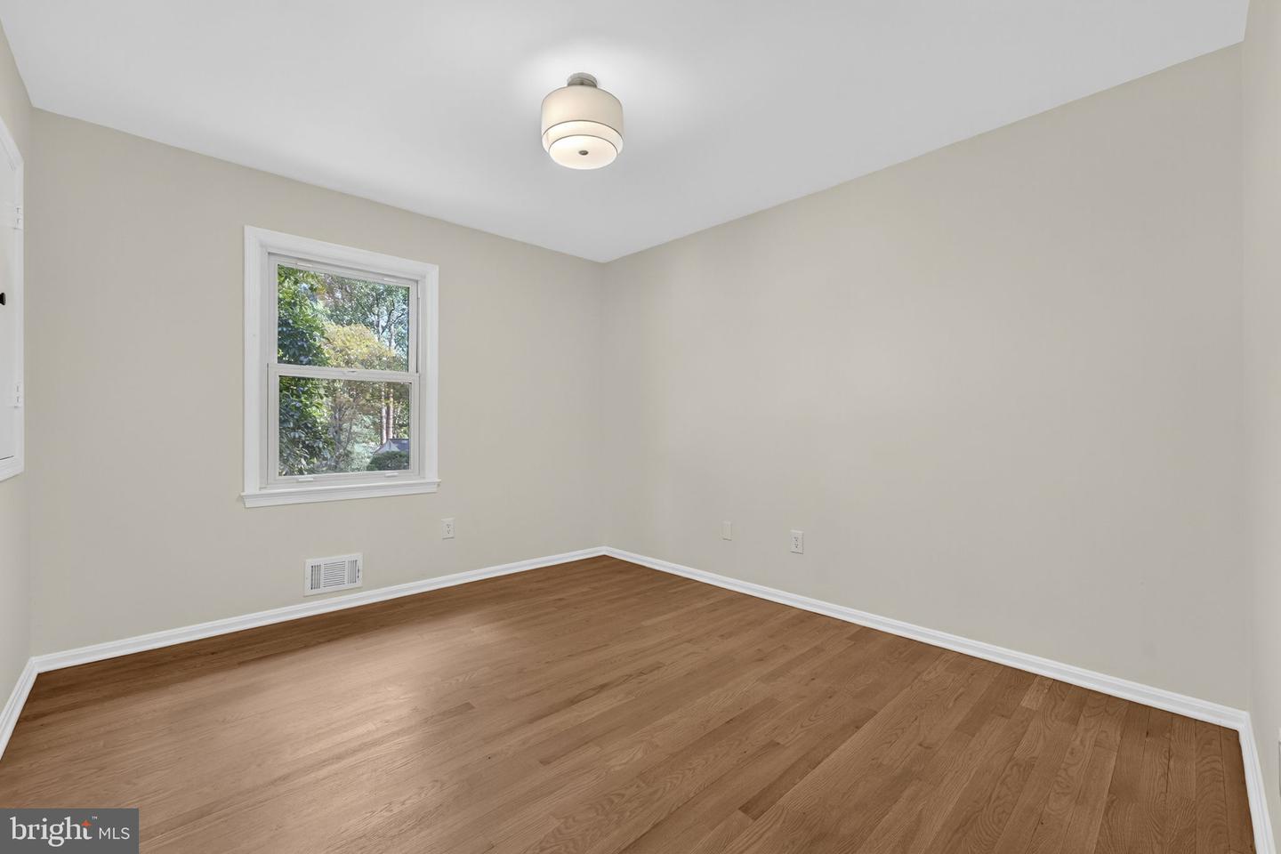 5006 LONE OAK PL, FAIRFAX, Virginia 22032, 4 Bedrooms Bedrooms, ,3 BathroomsBathrooms,Residential,For sale,5006 LONE OAK PL,VAFX2268644 MLS # VAFX2268644