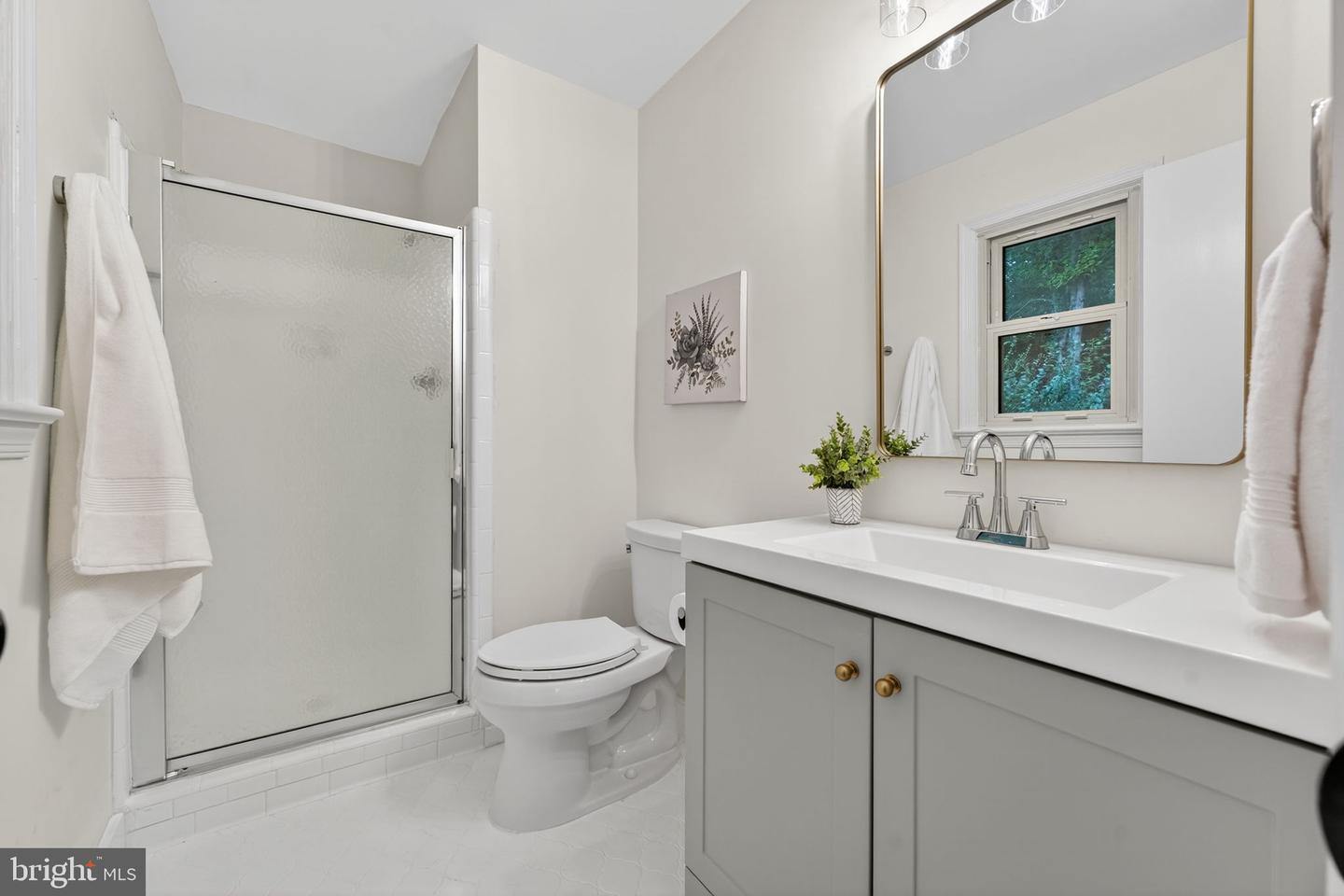 5006 LONE OAK PL, FAIRFAX, Virginia 22032, 4 Bedrooms Bedrooms, ,3 BathroomsBathrooms,Residential,For sale,5006 LONE OAK PL,VAFX2268644 MLS # VAFX2268644