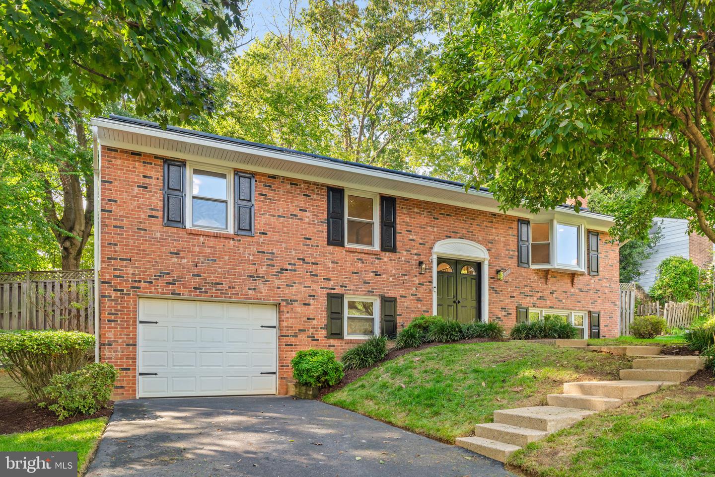 5006 LONE OAK PL, FAIRFAX, Virginia 22032, 4 Bedrooms Bedrooms, ,3 BathroomsBathrooms,Residential,For sale,5006 LONE OAK PL,VAFX2268644 MLS # VAFX2268644