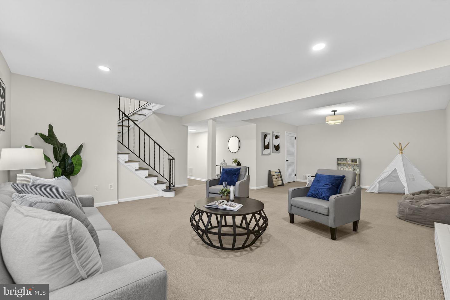 5006 LONE OAK PL, FAIRFAX, Virginia 22032, 4 Bedrooms Bedrooms, ,3 BathroomsBathrooms,Residential,For sale,5006 LONE OAK PL,VAFX2268644 MLS # VAFX2268644