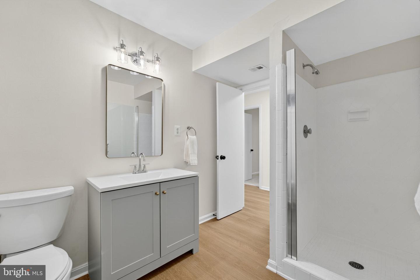 5006 LONE OAK PL, FAIRFAX, Virginia 22032, 4 Bedrooms Bedrooms, ,3 BathroomsBathrooms,Residential,For sale,5006 LONE OAK PL,VAFX2268644 MLS # VAFX2268644