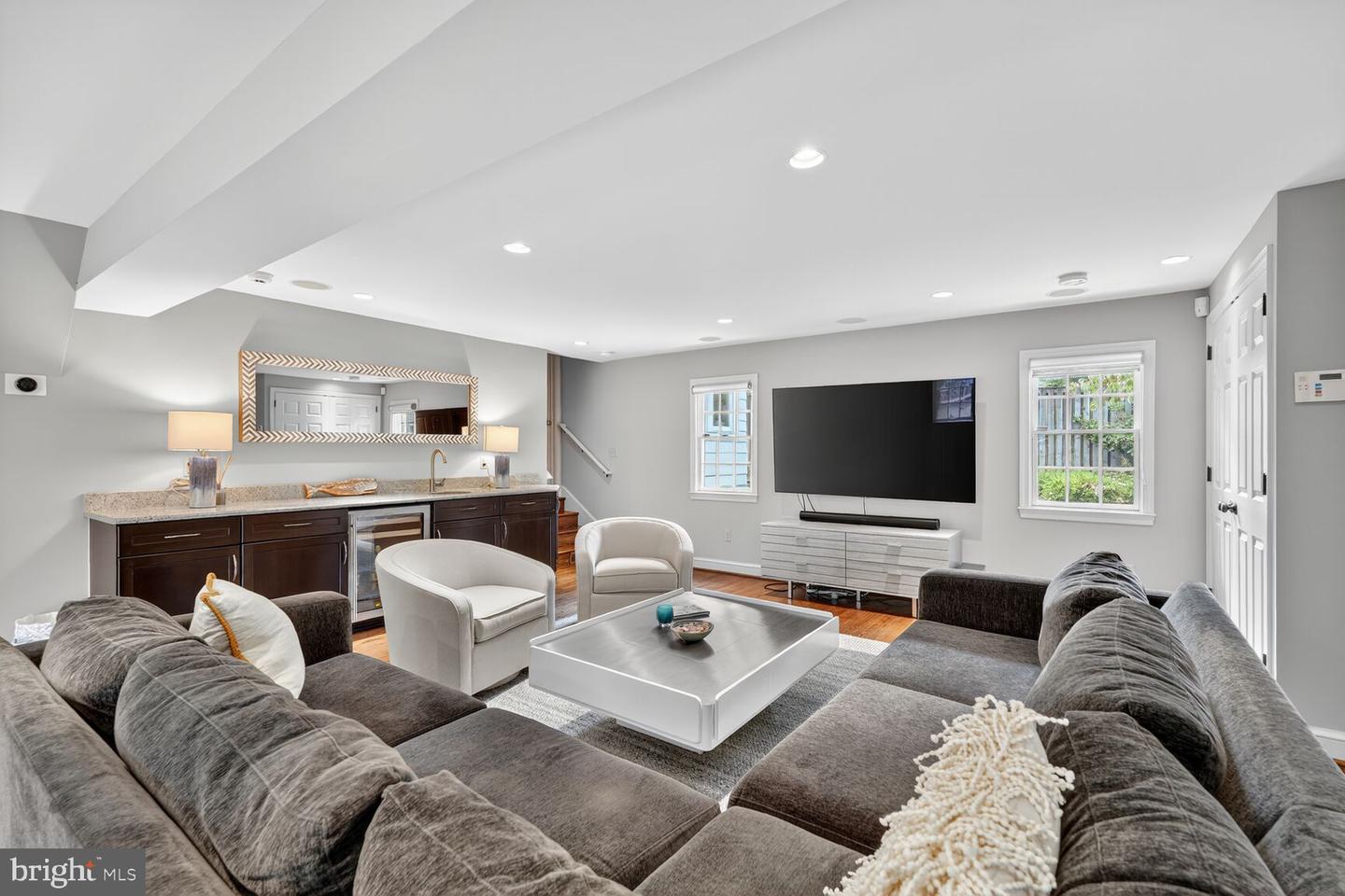 3122 N NOTTINGHAM ST N, ARLINGTON, Virginia 22207, 4 Bedrooms Bedrooms, ,3 BathroomsBathrooms,Residential,For sale,3122 N NOTTINGHAM ST N,VAAR2064052 MLS # VAAR2064052