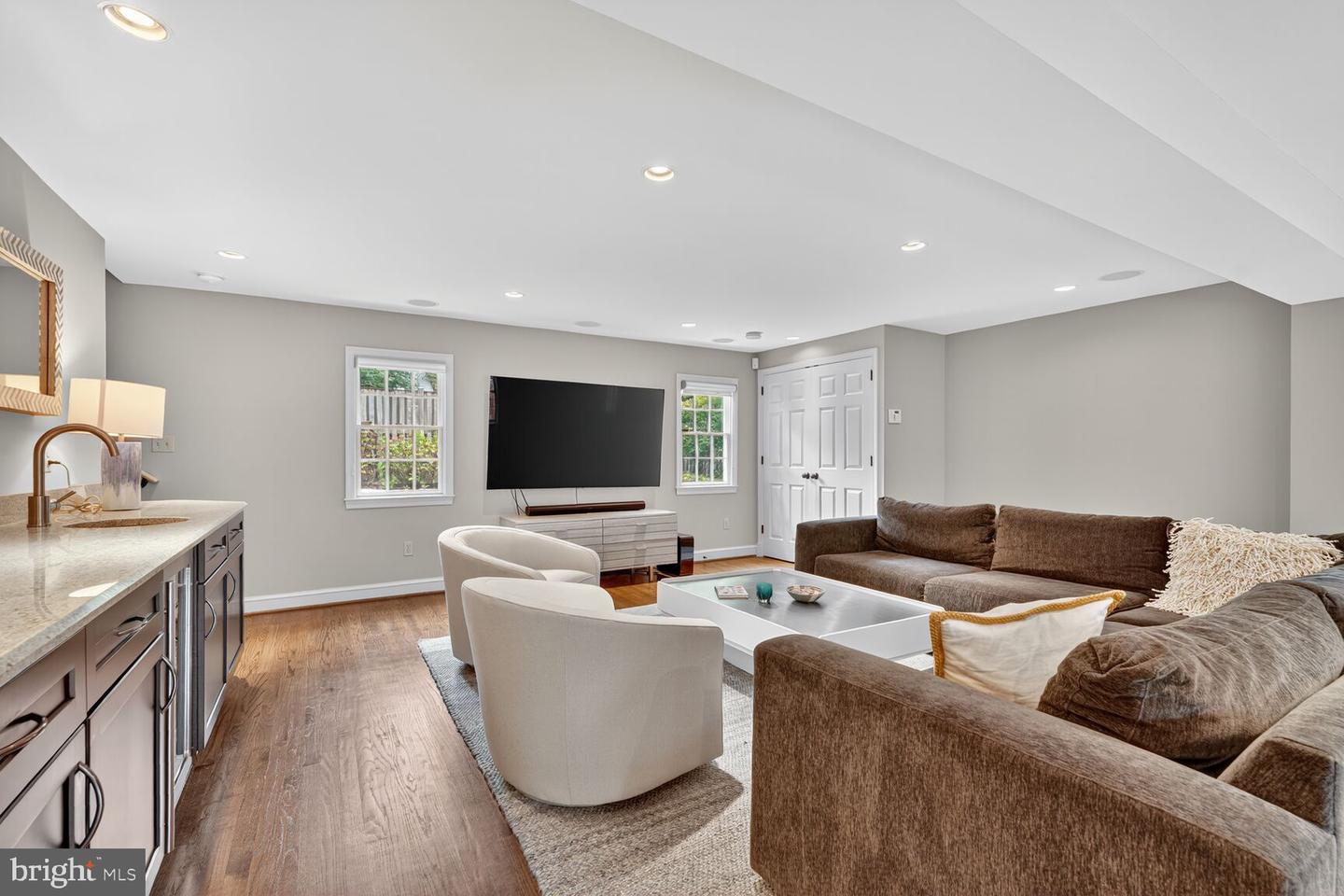 3122 N NOTTINGHAM ST N, ARLINGTON, Virginia 22207, 4 Bedrooms Bedrooms, ,3 BathroomsBathrooms,Residential,For sale,3122 N NOTTINGHAM ST N,VAAR2064052 MLS # VAAR2064052