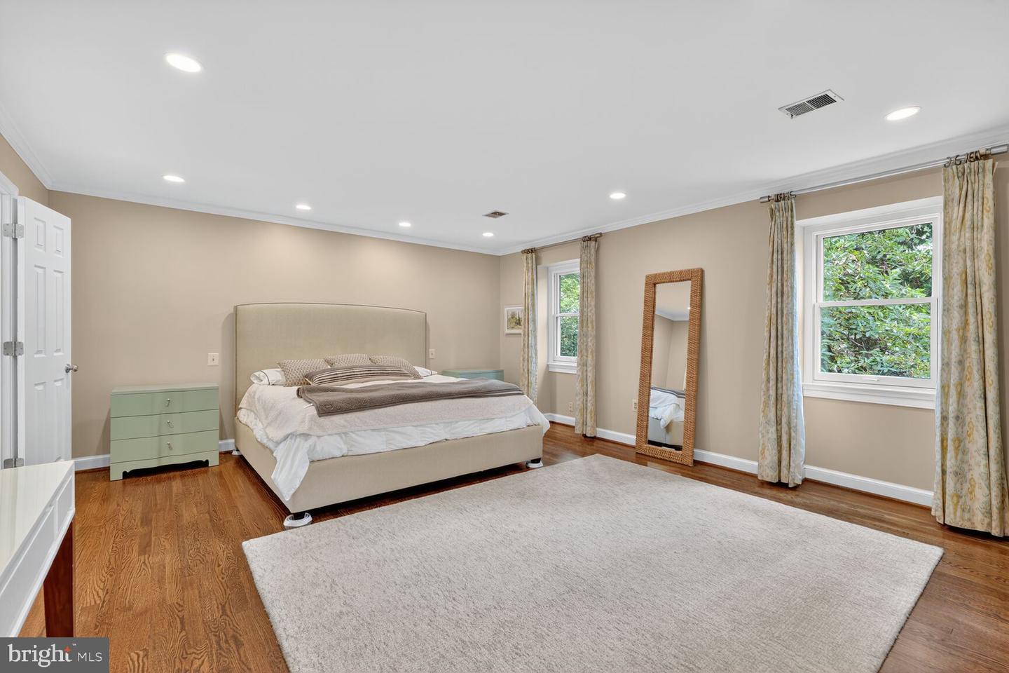 3122 N NOTTINGHAM ST N, ARLINGTON, Virginia 22207, 4 Bedrooms Bedrooms, ,3 BathroomsBathrooms,Residential,For sale,3122 N NOTTINGHAM ST N,VAAR2064052 MLS # VAAR2064052