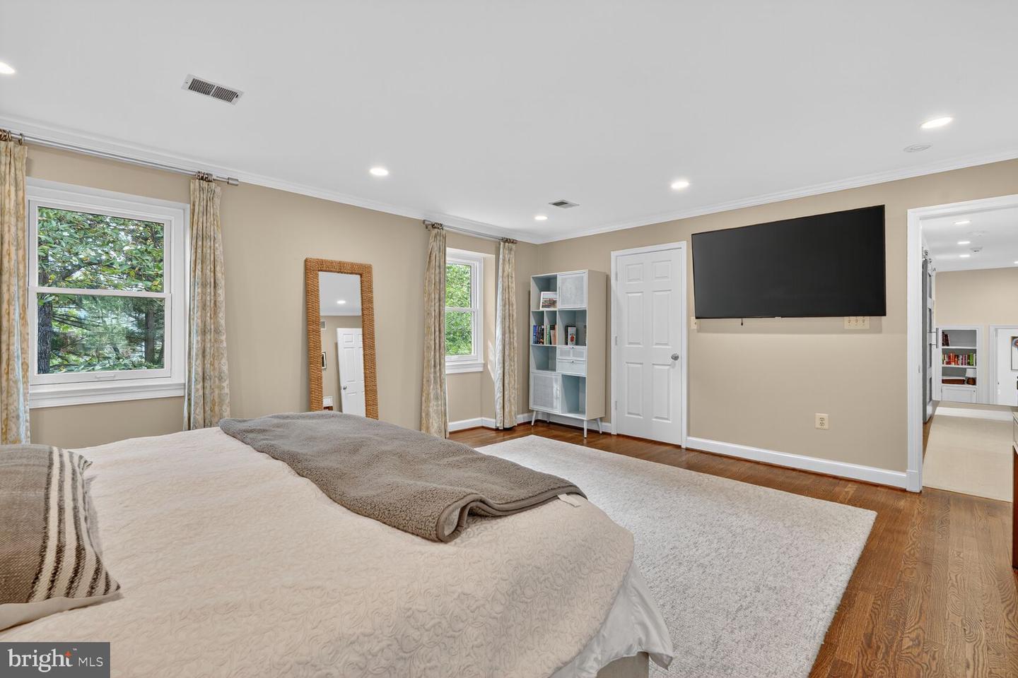3122 N NOTTINGHAM ST N, ARLINGTON, Virginia 22207, 4 Bedrooms Bedrooms, ,3 BathroomsBathrooms,Residential,For sale,3122 N NOTTINGHAM ST N,VAAR2064052 MLS # VAAR2064052