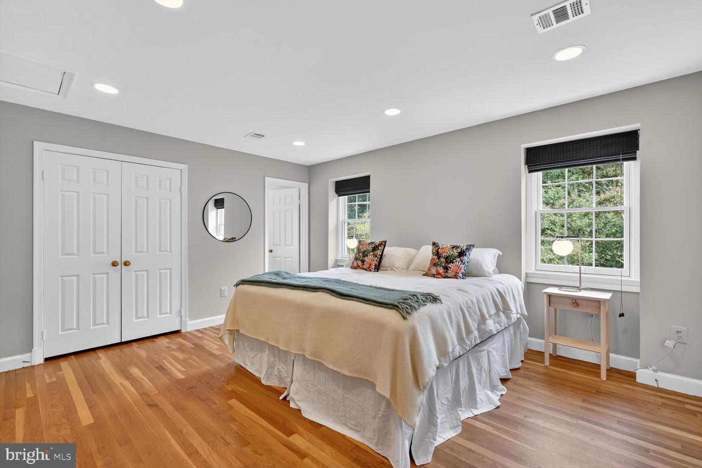 3122 N NOTTINGHAM ST N, ARLINGTON, Virginia 22207, 4 Bedrooms Bedrooms, ,3 BathroomsBathrooms,Residential,For sale,3122 N NOTTINGHAM ST N,VAAR2064052 MLS # VAAR2064052