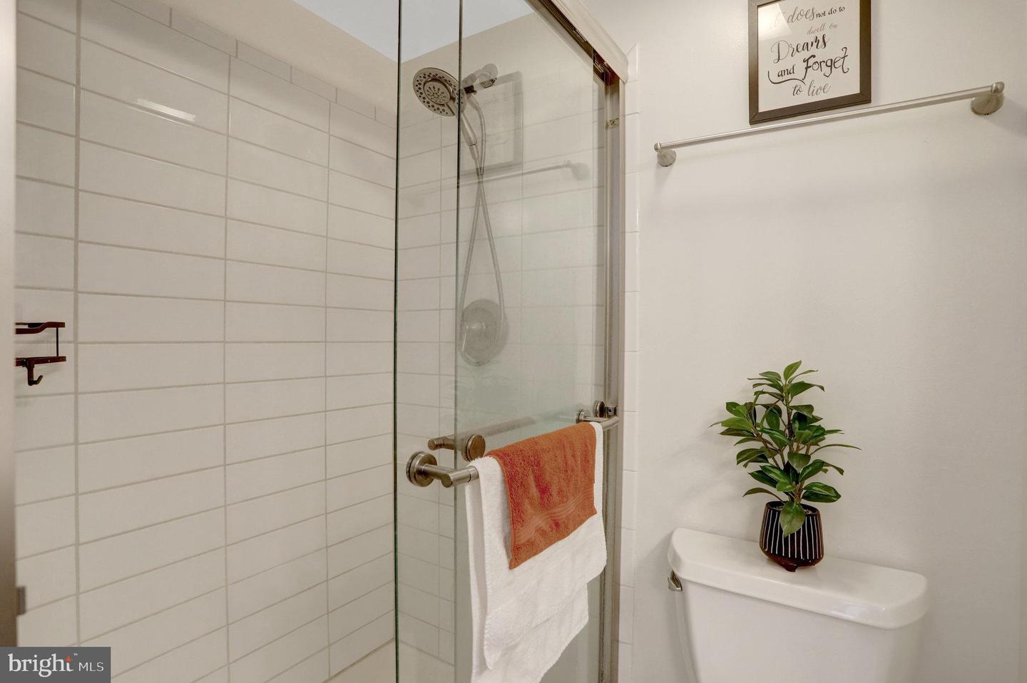 6300 STEVENSON AVE #311, ALEXANDRIA, Virginia 22304, 2 Bedrooms Bedrooms, ,2 BathroomsBathrooms,Residential,For sale,6300 STEVENSON AVE #311,VAAX2050060 MLS # VAAX2050060