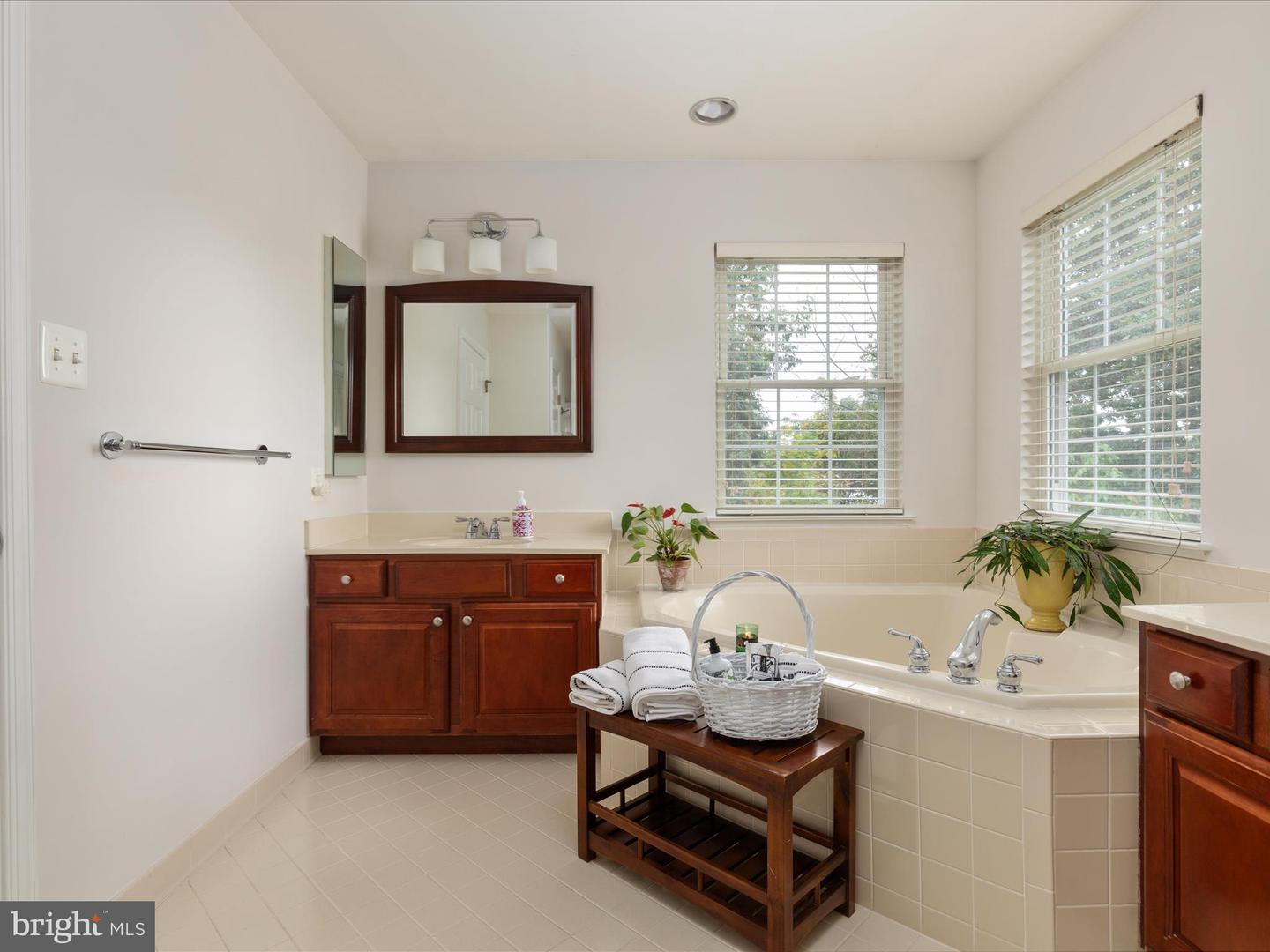 1432 MOORE PL SW, LEESBURG, Virginia 20175, 4 Bedrooms Bedrooms, ,3 BathroomsBathrooms,Residential,For sale,1432 MOORE PL SW,VALO2107392 MLS # VALO2107392