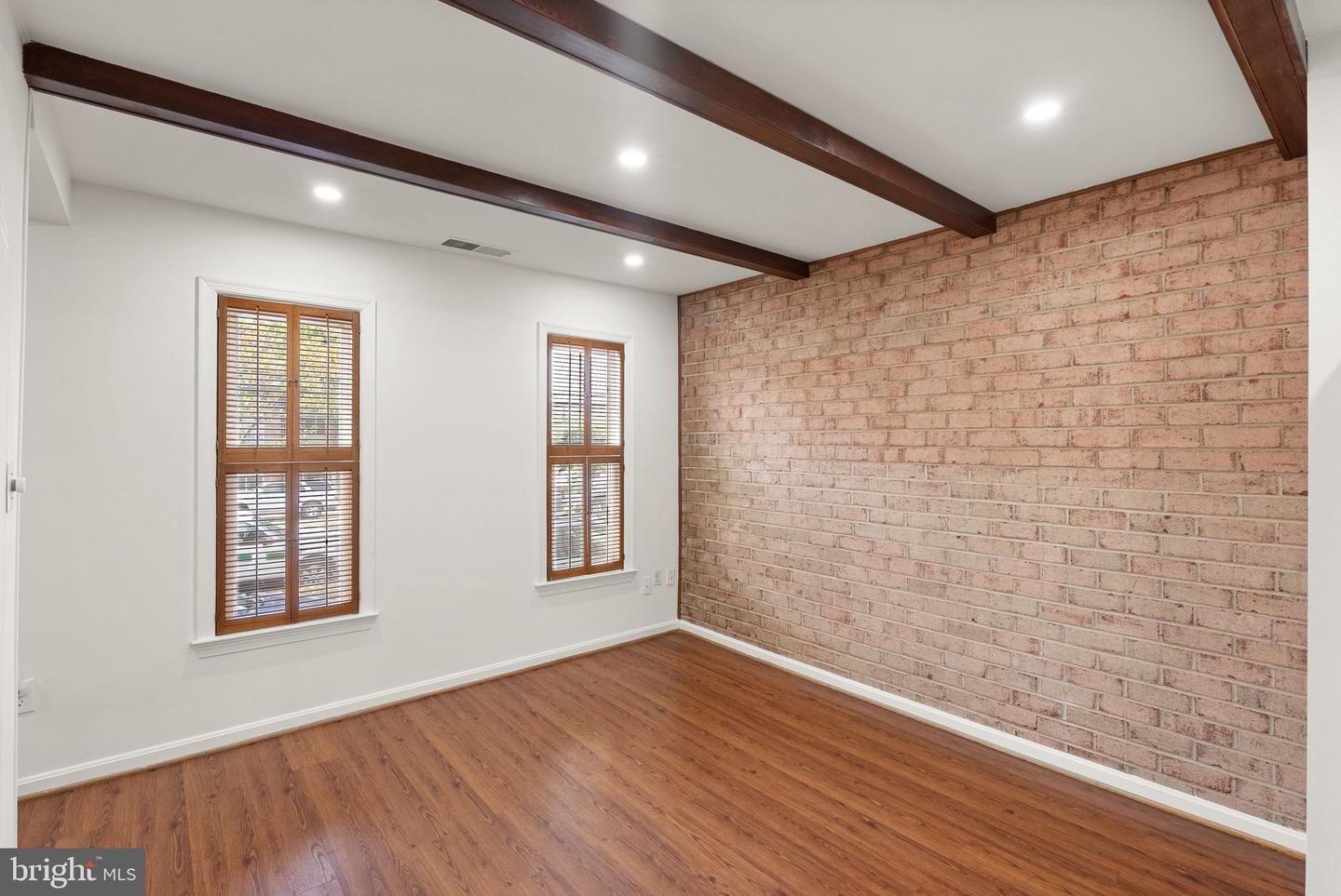 5443 RICHENBACHER AVE, ALEXANDRIA, Virginia 22304, 3 Bedrooms Bedrooms, 7 Rooms Rooms,3 BathroomsBathrooms,Residential,For sale,5443 RICHENBACHER AVE,VAAX2050068 MLS # VAAX2050068