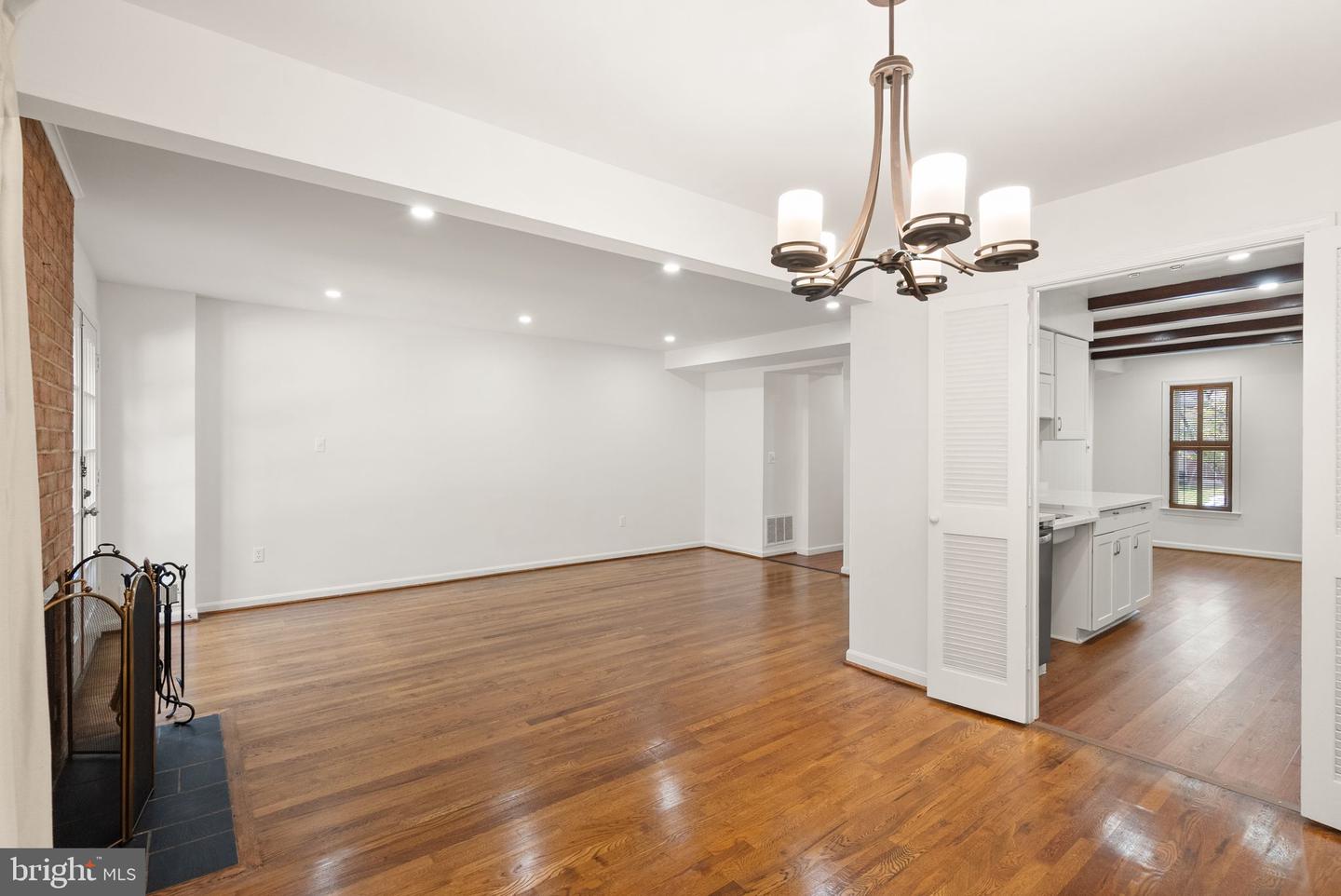 5443 RICHENBACHER AVE, ALEXANDRIA, Virginia 22304, 3 Bedrooms Bedrooms, 7 Rooms Rooms,3 BathroomsBathrooms,Residential,For sale,5443 RICHENBACHER AVE,VAAX2050068 MLS # VAAX2050068