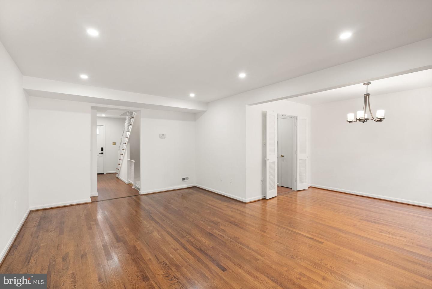 5443 RICHENBACHER AVE, ALEXANDRIA, Virginia 22304, 3 Bedrooms Bedrooms, 7 Rooms Rooms,3 BathroomsBathrooms,Residential,For sale,5443 RICHENBACHER AVE,VAAX2050068 MLS # VAAX2050068