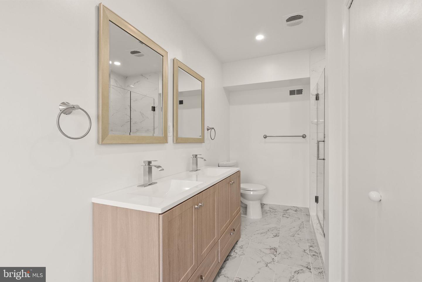 5443 RICHENBACHER AVE, ALEXANDRIA, Virginia 22304, 3 Bedrooms Bedrooms, 7 Rooms Rooms,3 BathroomsBathrooms,Residential,For sale,5443 RICHENBACHER AVE,VAAX2050068 MLS # VAAX2050068