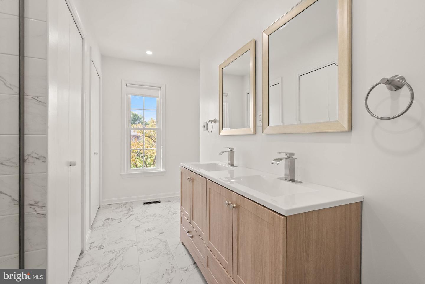 5443 RICHENBACHER AVE, ALEXANDRIA, Virginia 22304, 3 Bedrooms Bedrooms, 7 Rooms Rooms,3 BathroomsBathrooms,Residential,For sale,5443 RICHENBACHER AVE,VAAX2050068 MLS # VAAX2050068