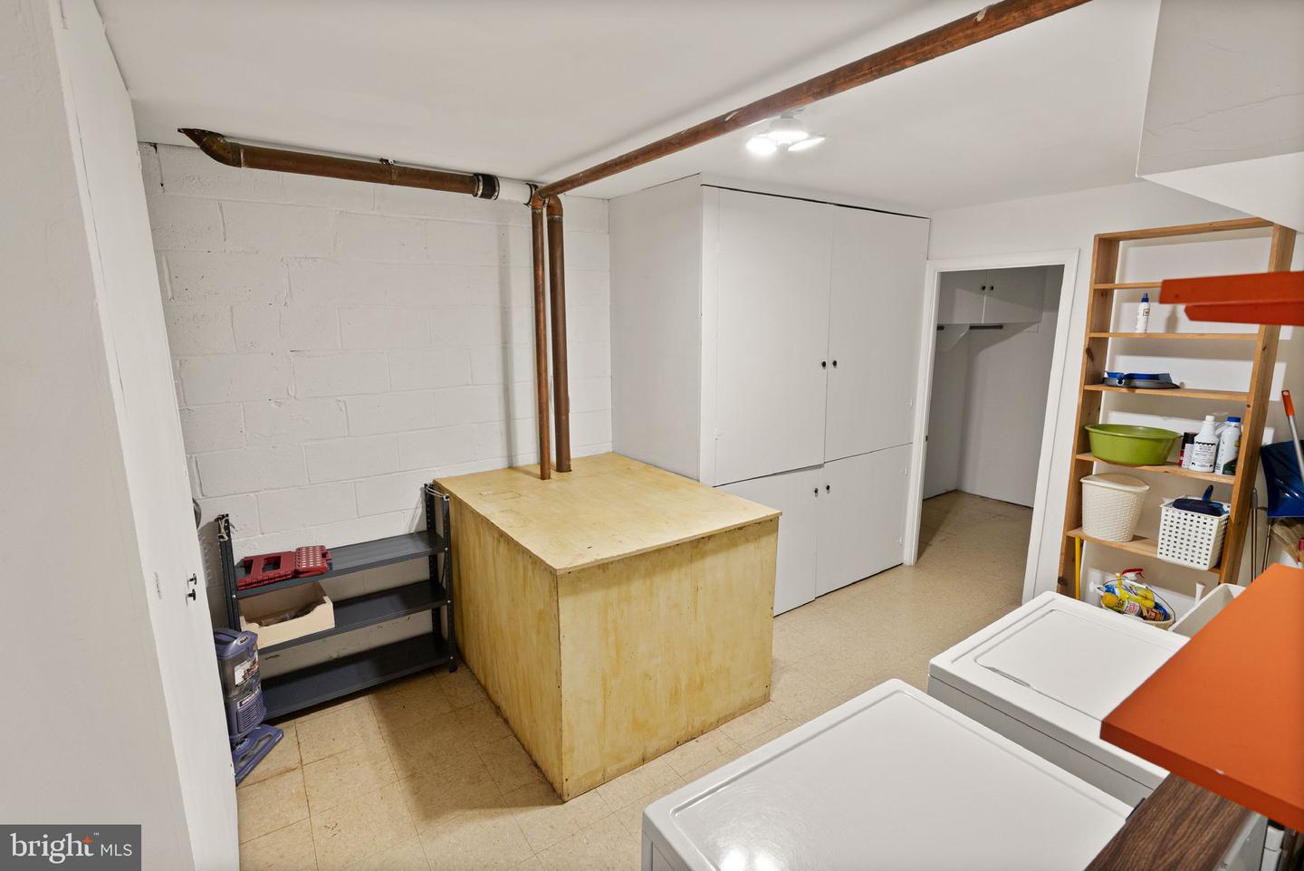 5443 RICHENBACHER AVE, ALEXANDRIA, Virginia 22304, 3 Bedrooms Bedrooms, 7 Rooms Rooms,3 BathroomsBathrooms,Residential,For sale,5443 RICHENBACHER AVE,VAAX2050068 MLS # VAAX2050068